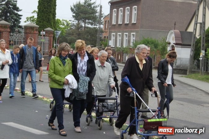 Zdjęcie w galerii na portalu naszraciborz.pl: Procesje Bożego Ciała w Raciborzu i okolicach wiadomości z regionu