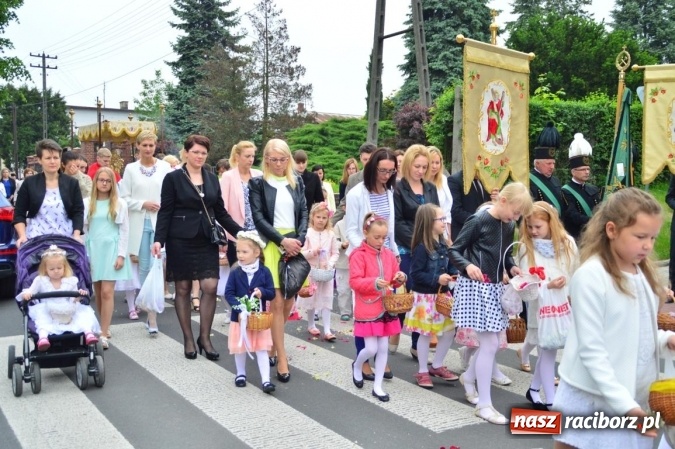 Zdjęcie w galerii na portalu naszraciborz.pl: Procesje Bożego Ciała w Raciborzu i okolicach wiadomości z regionu