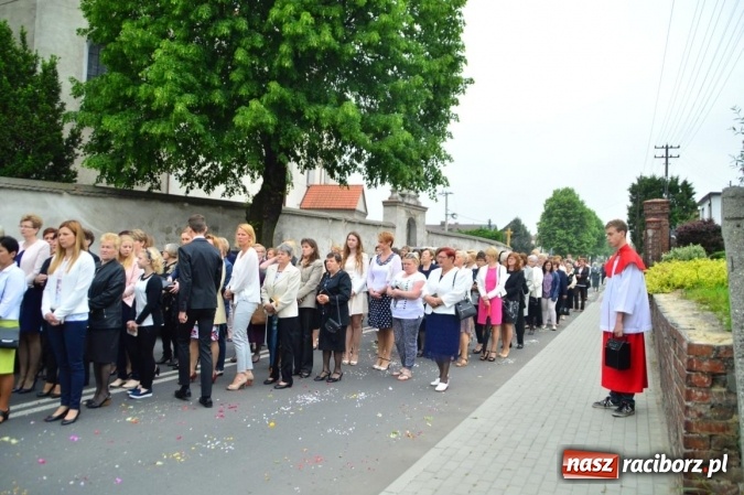 Zdjęcie w galerii na portalu naszraciborz.pl: Procesje Bożego Ciała w Raciborzu i okolicach wiadomości z regionu