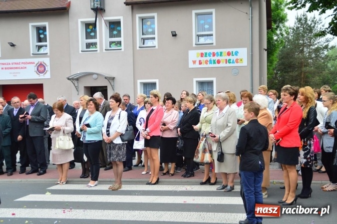 Zdjęcie w galerii na portalu naszraciborz.pl: Procesje Bożego Ciała w Raciborzu i okolicach wiadomości z regionu