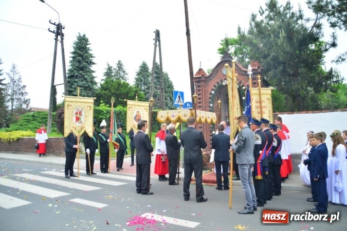 Zdjęcie w galerii na portalu naszraciborz.pl: Procesje Bożego Ciała w Raciborzu i okolicach wiadomości z regionu