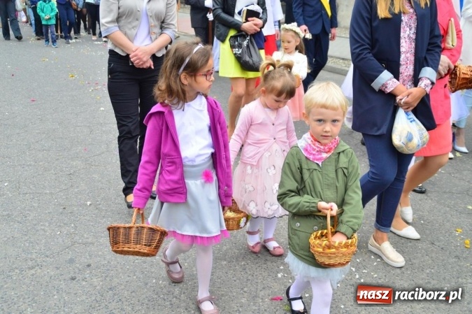 Zdjęcie w galerii na portalu naszraciborz.pl: Procesje Bożego Ciała w Raciborzu i okolicach wiadomości z regionu