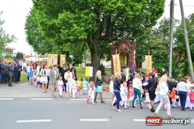 Zdjęcie w galerii na portalu naszraciborz.pl: Procesje Bożego Ciała w Raciborzu i okolicach wiadomości z regionu