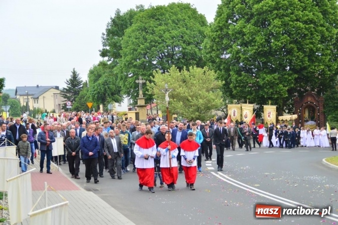 Zdjęcie w galerii na portalu naszraciborz.pl: Procesje Bożego Ciała w Raciborzu i okolicach wiadomości z regionu