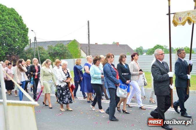 Zdjęcie w galerii na portalu naszraciborz.pl: Procesje Bożego Ciała w Raciborzu i okolicach wiadomości z regionu