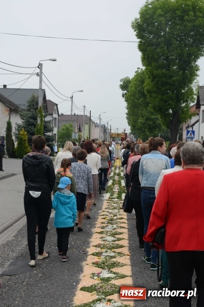 Zdjęcie w galerii na portalu naszraciborz.pl: Procesje Bożego Ciała w Raciborzu i okolicach wiadomości z regionu
