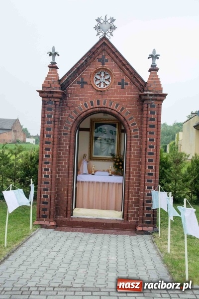 Zdjęcie w galerii na portalu naszraciborz.pl: Procesje Bożego Ciała w Raciborzu i okolicach wiadomości z regionu