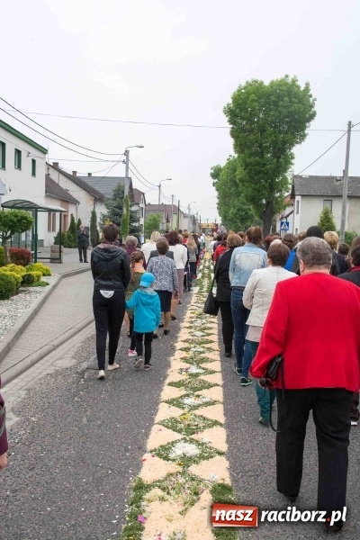 Zdjęcie w galerii na portalu naszraciborz.pl: Procesje Bożego Ciała w Raciborzu i okolicach wiadomości z regionu