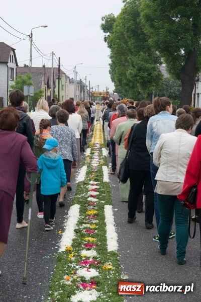 Zdjęcie w galerii na portalu naszraciborz.pl: Procesje Bożego Ciała w Raciborzu i okolicach wiadomości z regionu