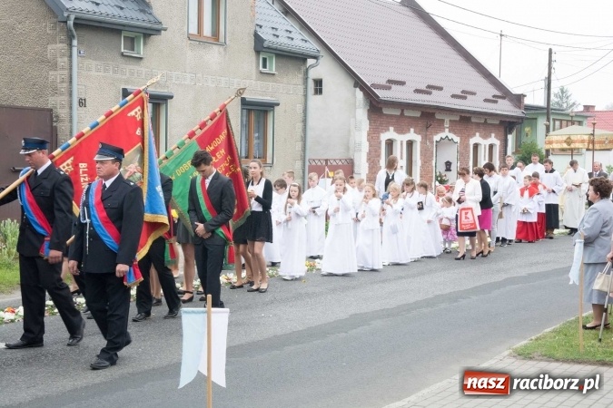 Zdjęcie w galerii na portalu naszraciborz.pl: Procesje Bożego Ciała w Raciborzu i okolicach wiadomości z regionu