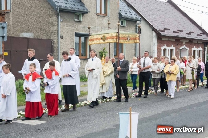 Zdjęcie w galerii na portalu naszraciborz.pl: Procesje Bożego Ciała w Raciborzu i okolicach wiadomości z regionu