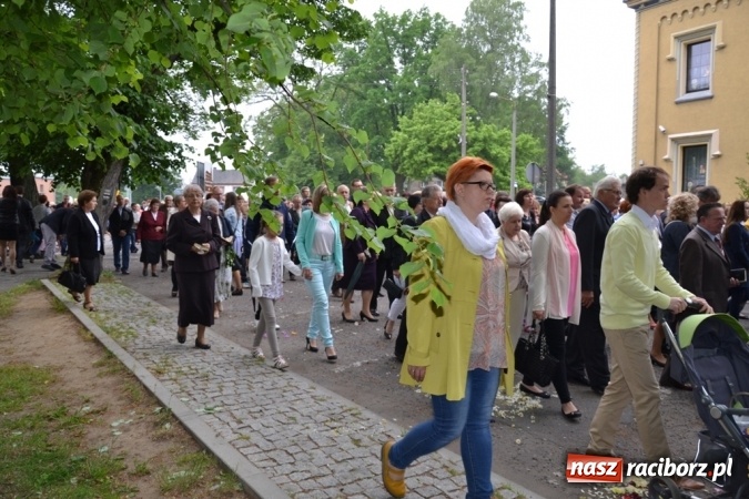 Zdjęcie w galerii na portalu naszraciborz.pl: Tłumy wiernych w procesji Bożego Ciała w Rudach!  wiadomości z regionu