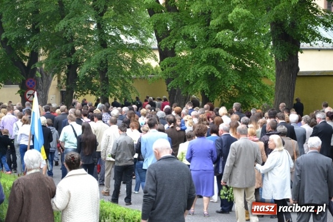 Zdjęcie w galerii na portalu naszraciborz.pl: Tłumy wiernych w procesji Bożego Ciała w Rudach!  wiadomości z regionu