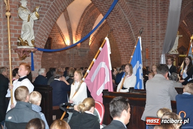 Zdjęcie w galerii na portalu naszraciborz.pl: Tłumy wiernych w procesji Bożego Ciała w Rudach!  wiadomości z regionu