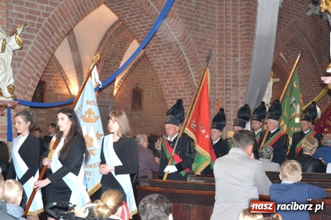 Zdjęcie w galerii na portalu naszraciborz.pl: Tłumy wiernych w procesji Bożego Ciała w Rudach!  wiadomości z regionu