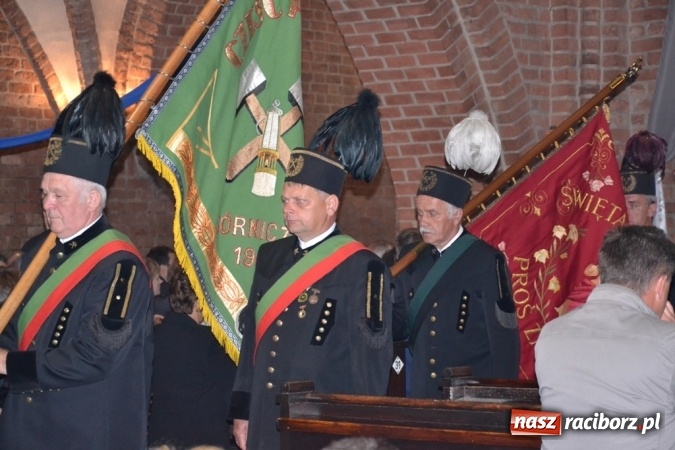 Zdjęcie w galerii na portalu naszraciborz.pl: Tłumy wiernych w procesji Bożego Ciała w Rudach!  wiadomości z regionu