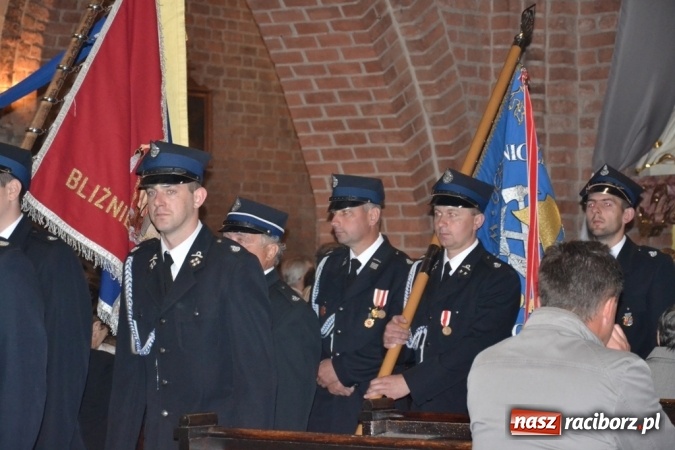 Zdjęcie w galerii na portalu naszraciborz.pl: Tłumy wiernych w procesji Bożego Ciała w Rudach!  wiadomości z regionu