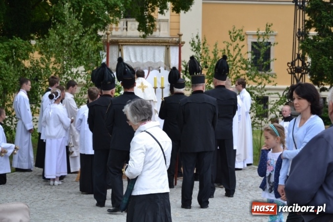 Zdjęcie w galerii na portalu naszraciborz.pl: Tłumy wiernych w procesji Bożego Ciała w Rudach!  wiadomości z regionu