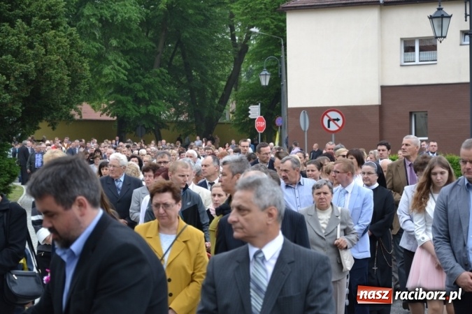 Zdjęcie w galerii na portalu naszraciborz.pl: Tłumy wiernych w procesji Bożego Ciała w Rudach!  wiadomości z regionu