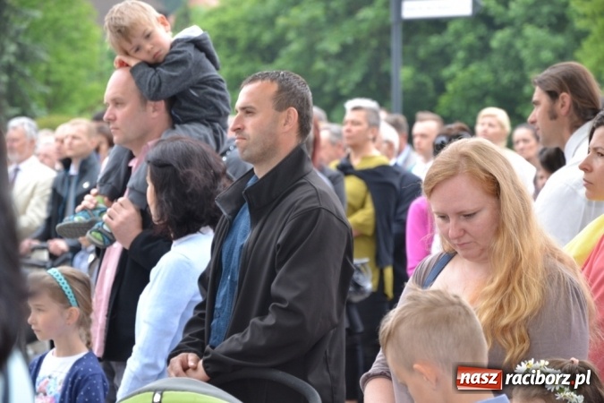Zdjęcie w galerii na portalu naszraciborz.pl: Tłumy wiernych w procesji Bożego Ciała w Rudach!  wiadomości z regionu