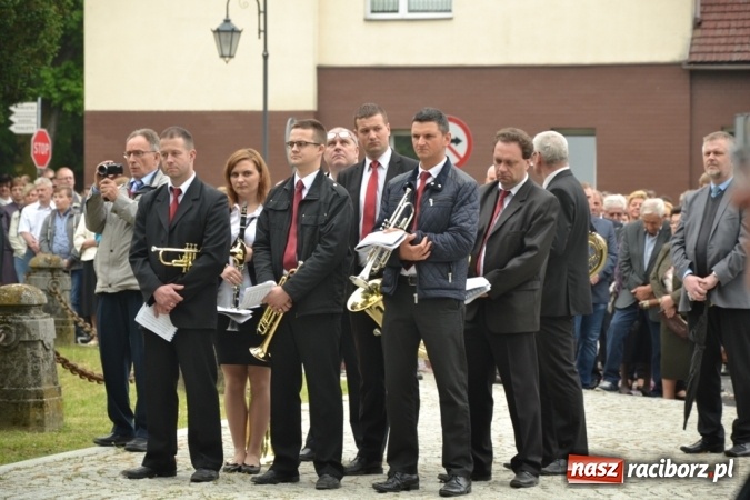 Zdjęcie w galerii na portalu naszraciborz.pl: Tłumy wiernych w procesji Bożego Ciała w Rudach!  wiadomości z regionu