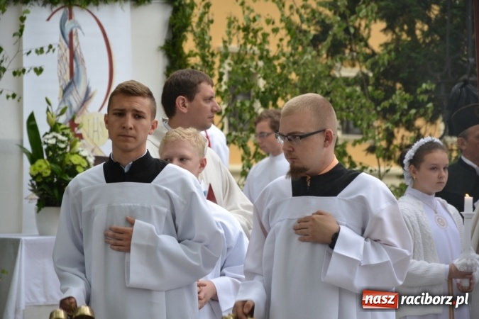 Zdjęcie w galerii na portalu naszraciborz.pl: Tłumy wiernych w procesji Bożego Ciała w Rudach!  wiadomości z regionu