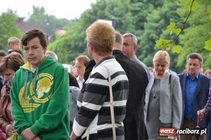 Zdjęcie w galerii na portalu naszraciborz.pl: Tłumy wiernych w procesji Bożego Ciała w Rudach!  wiadomości z regionu