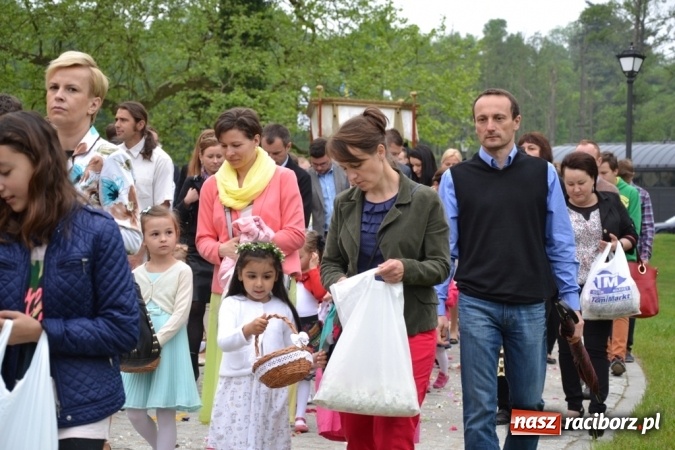 Zdjęcie w galerii na portalu naszraciborz.pl: Tłumy wiernych w procesji Bożego Ciała w Rudach!  wiadomości z regionu