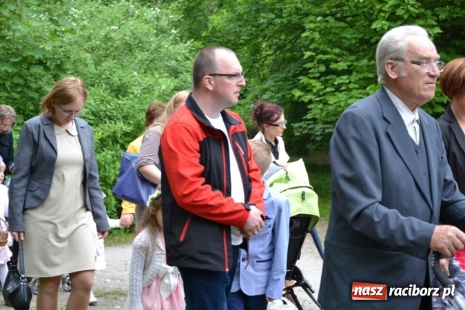 Zdjęcie w galerii na portalu naszraciborz.pl: Tłumy wiernych w procesji Bożego Ciała w Rudach!  wiadomości z regionu