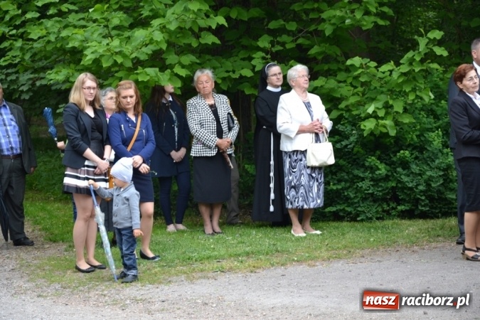 Zdjęcie w galerii na portalu naszraciborz.pl: Tłumy wiernych w procesji Bożego Ciała w Rudach!  wiadomości z regionu