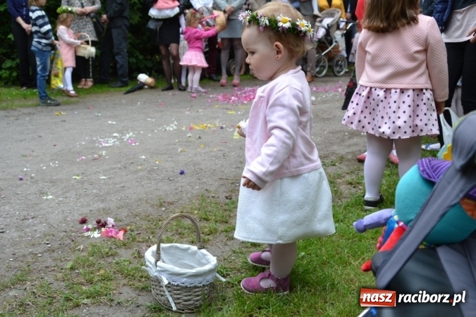Zdjęcie w galerii na portalu naszraciborz.pl: Tłumy wiernych w procesji Bożego Ciała w Rudach!  wiadomości z regionu