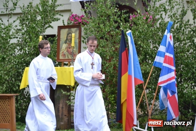 Zdjęcie w galerii na portalu naszraciborz.pl: Tłumy wiernych w procesji Bożego Ciała w Rudach!  wiadomości z regionu