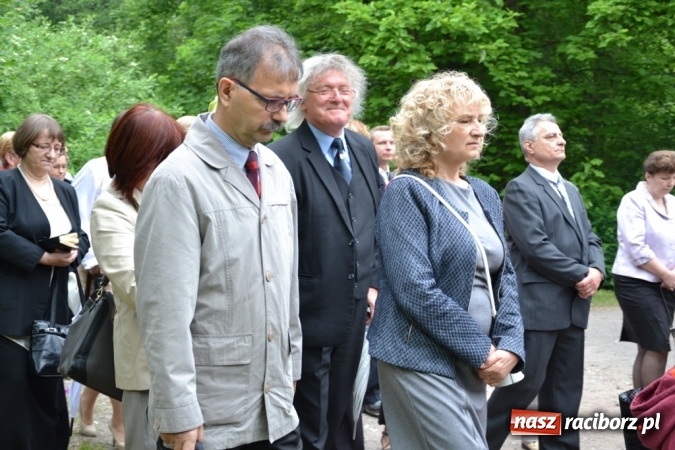 Zdjęcie w galerii na portalu naszraciborz.pl: Tłumy wiernych w procesji Bożego Ciała w Rudach!  wiadomości z regionu
