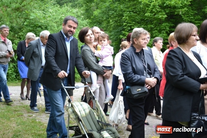 Zdjęcie w galerii na portalu naszraciborz.pl: Tłumy wiernych w procesji Bożego Ciała w Rudach!  wiadomości z regionu