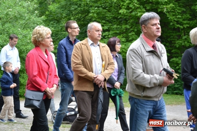 Zdjęcie w galerii na portalu naszraciborz.pl: Tłumy wiernych w procesji Bożego Ciała w Rudach!  wiadomości z regionu