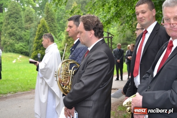 Zdjęcie w galerii na portalu naszraciborz.pl: Tłumy wiernych w procesji Bożego Ciała w Rudach!  wiadomości z regionu