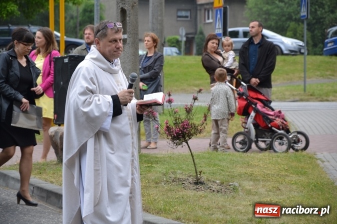 Zdjęcie w galerii na portalu naszraciborz.pl: Tłumy wiernych w procesji Bożego Ciała w Rudach!  wiadomości z regionu