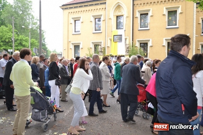 Zdjęcie w galerii na portalu naszraciborz.pl: Tłumy wiernych w procesji Bożego Ciała w Rudach!  wiadomości z regionu