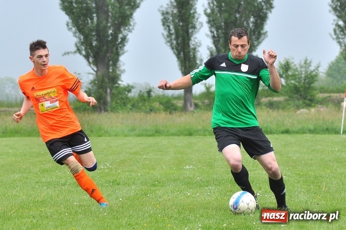 Zdjęcie w galerii na portalu naszraciborz.pl: B klasa: Trzy punkty zostały w Wojnowicach wiadomości z regionu