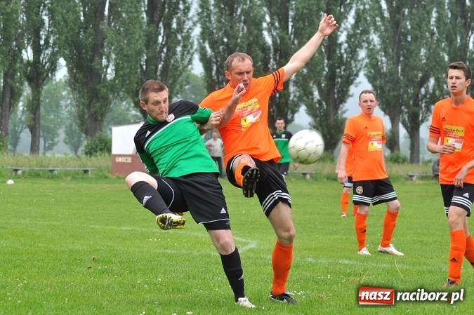 Zdjęcie w galerii na portalu naszraciborz.pl: B klasa: Trzy punkty zostały w Wojnowicach wiadomości z regionu