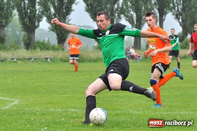 Zdjęcie w galerii na portalu naszraciborz.pl: B klasa: Trzy punkty zostały w Wojnowicach wiadomości z regionu