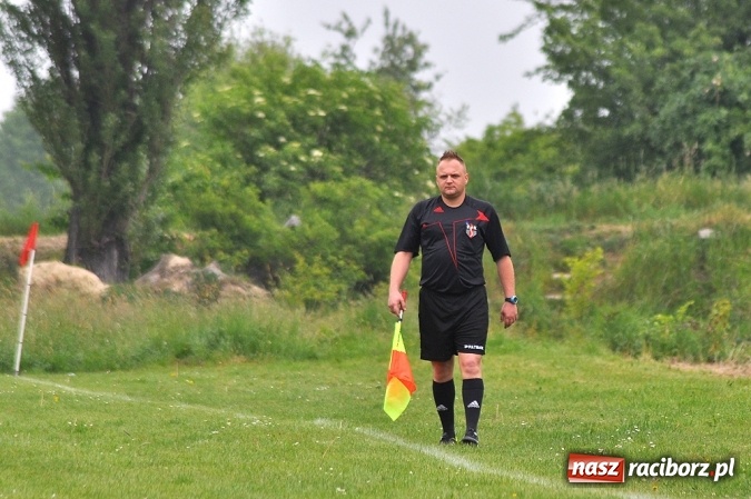 Zdjęcie w galerii na portalu naszraciborz.pl: B klasa: Trzy punkty zostały w Wojnowicach wiadomości z regionu