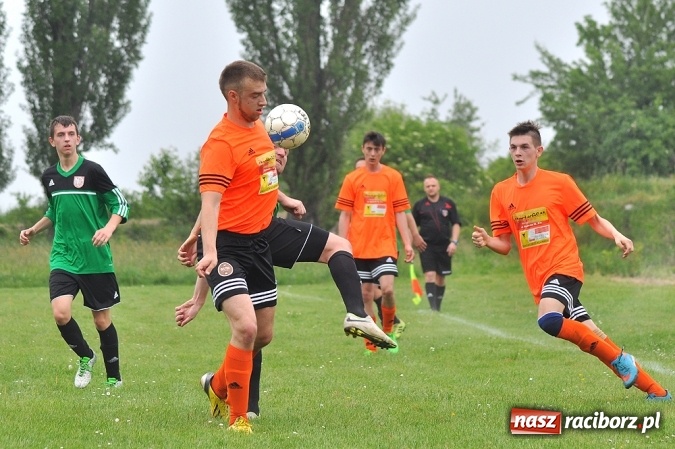 Zdjęcie w galerii na portalu naszraciborz.pl: B klasa: Trzy punkty zostały w Wojnowicach wiadomości z regionu