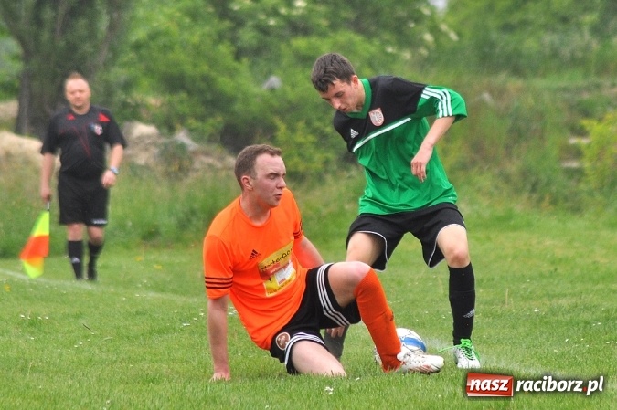 Zdjęcie w galerii na portalu naszraciborz.pl: B klasa: Trzy punkty zostały w Wojnowicach wiadomości z regionu