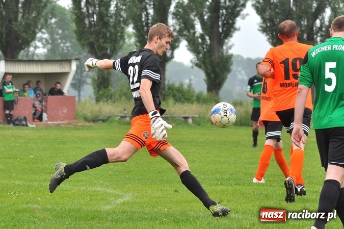 Zdjęcie w galerii na portalu naszraciborz.pl: B klasa: Trzy punkty zostały w Wojnowicach wiadomości z regionu