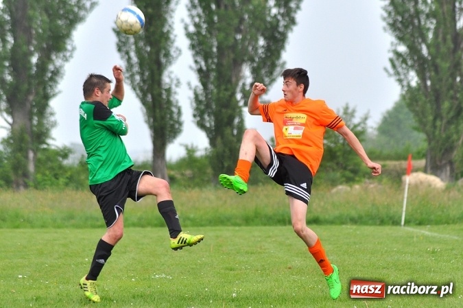 Zdjęcie w galerii na portalu naszraciborz.pl: B klasa: Trzy punkty zostały w Wojnowicach wiadomości z regionu