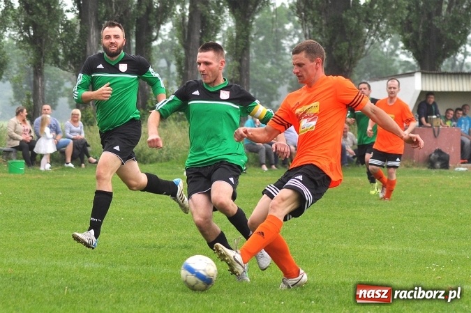 Zdjęcie w galerii na portalu naszraciborz.pl: B klasa: Trzy punkty zostały w Wojnowicach wiadomości z regionu