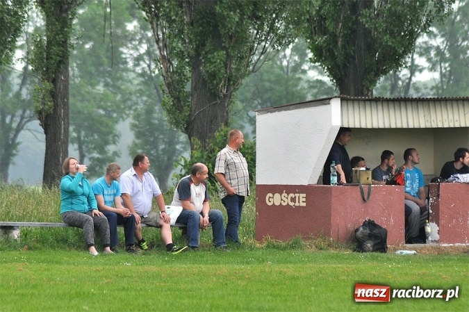 Zdjęcie w galerii na portalu naszraciborz.pl: B klasa: Trzy punkty zostały w Wojnowicach wiadomości z regionu
