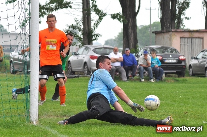 Zdjęcie w galerii na portalu naszraciborz.pl: B klasa: Trzy punkty zostały w Wojnowicach wiadomości z regionu
