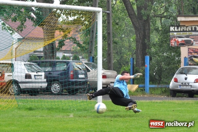 Zdjęcie w galerii na portalu naszraciborz.pl: B klasa: Trzy punkty zostały w Wojnowicach wiadomości z regionu